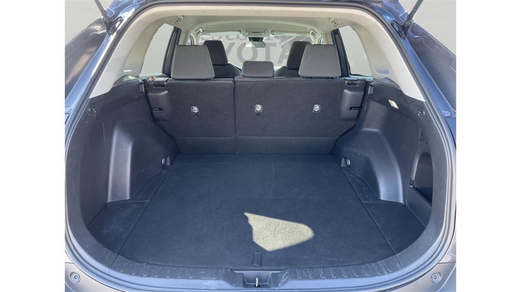 2022 Toyota RAV4 XLE photo 8