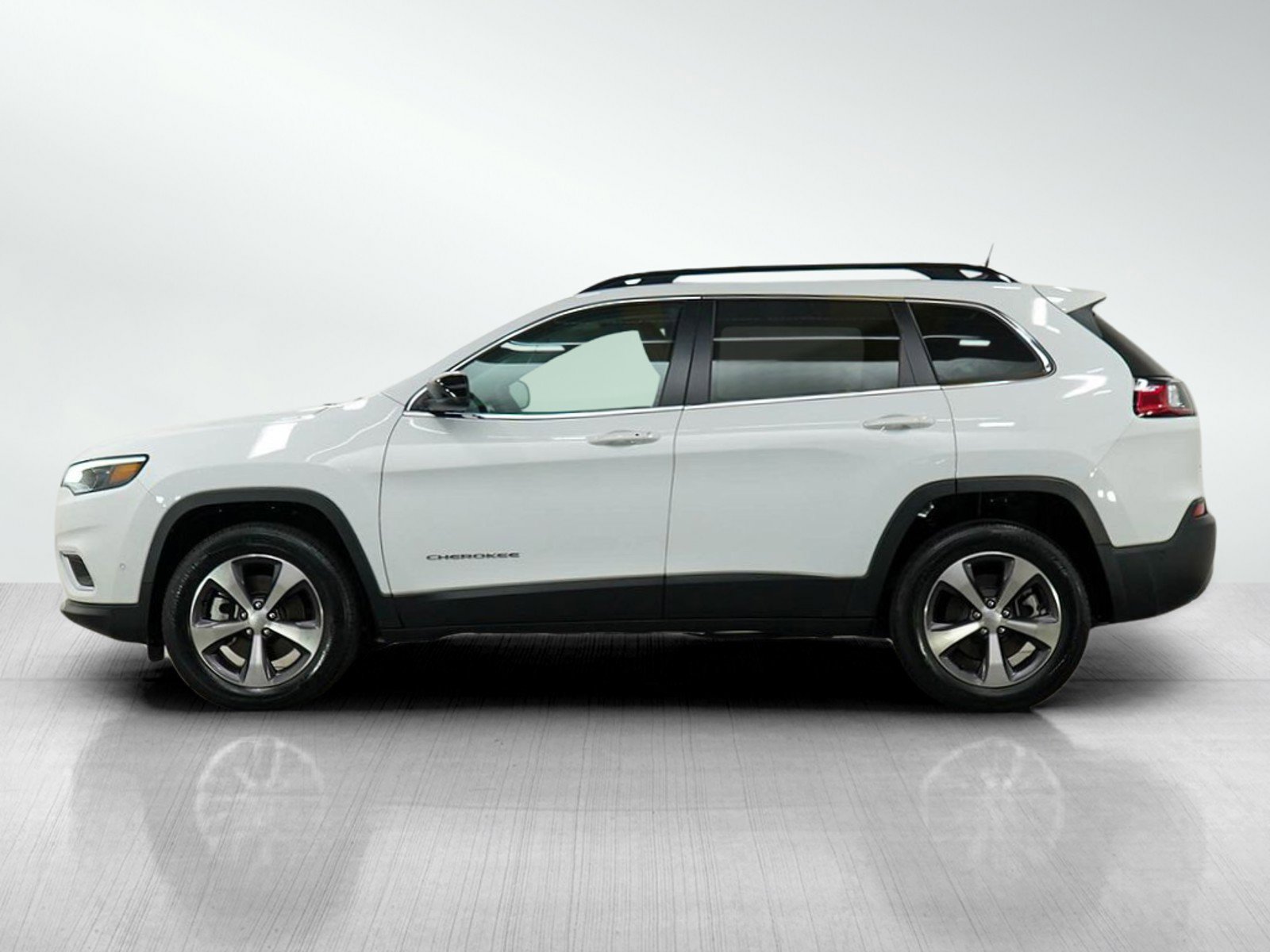 Used 2022 Jeep Cherokee Limited with VIN 1C4PJMDX1ND505815 for sale in South Saint Paul, Minnesota