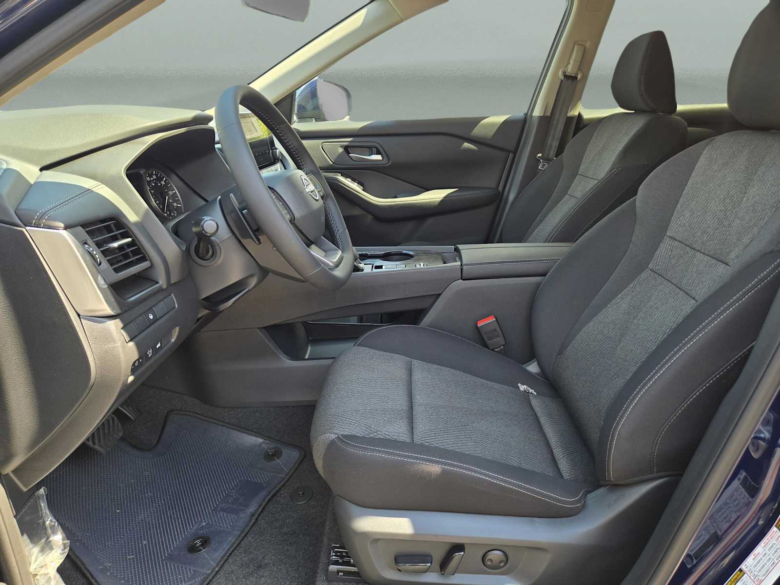 2026 Nissan Rogue SV photo 19