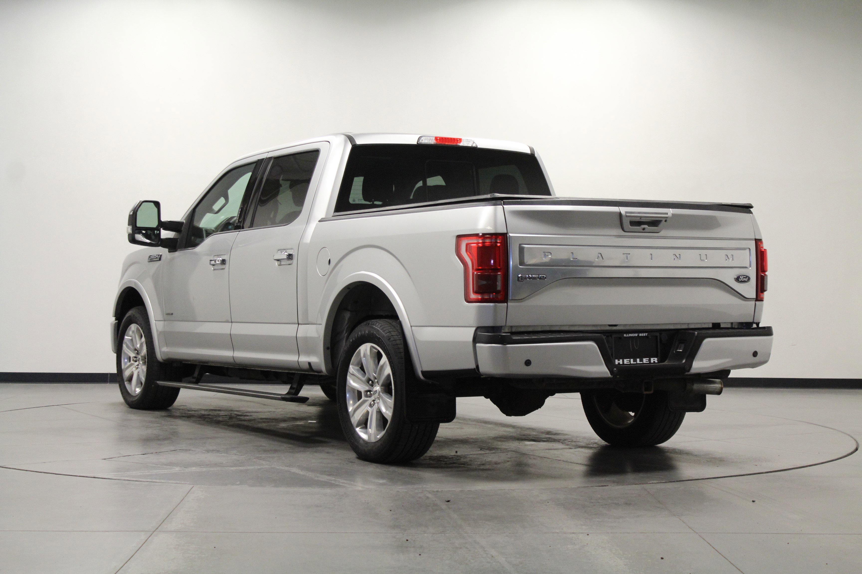 2016 Ford F-150 Platinum photo 5