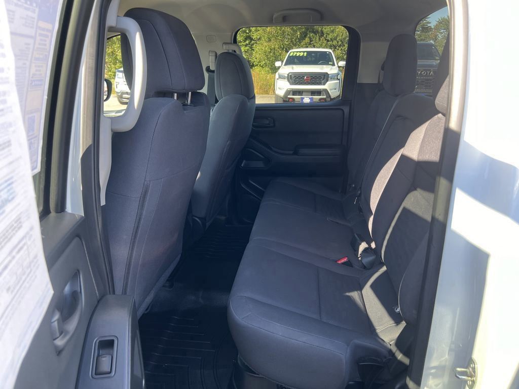 2022 Nissan Frontier S photo 11