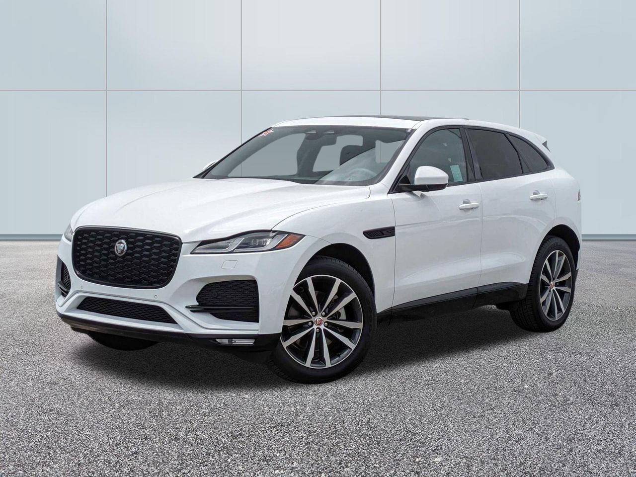 2023 Jaguar F-PACE S's photo