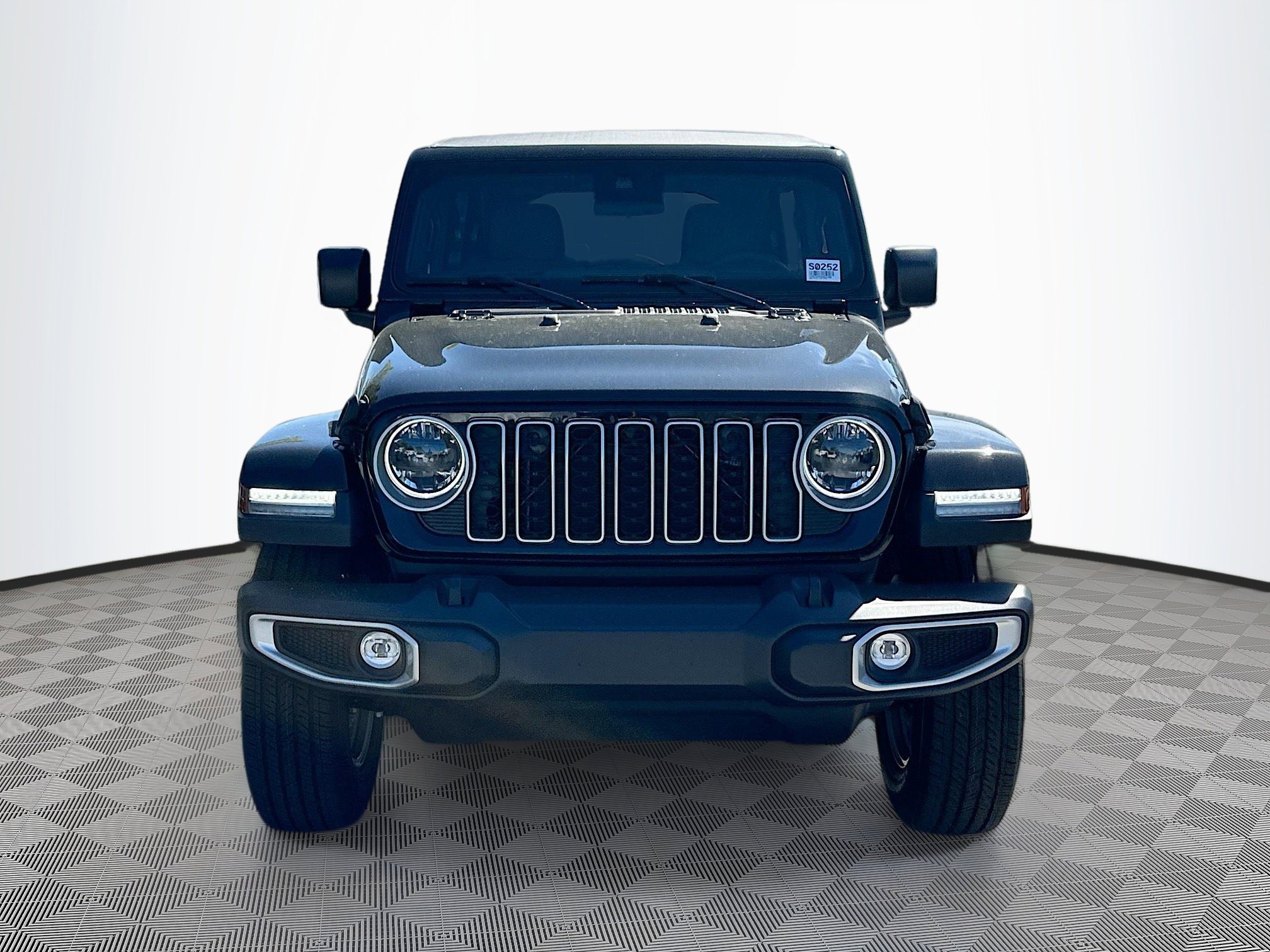 2025 Jeep Wrangler Sahara photo 2