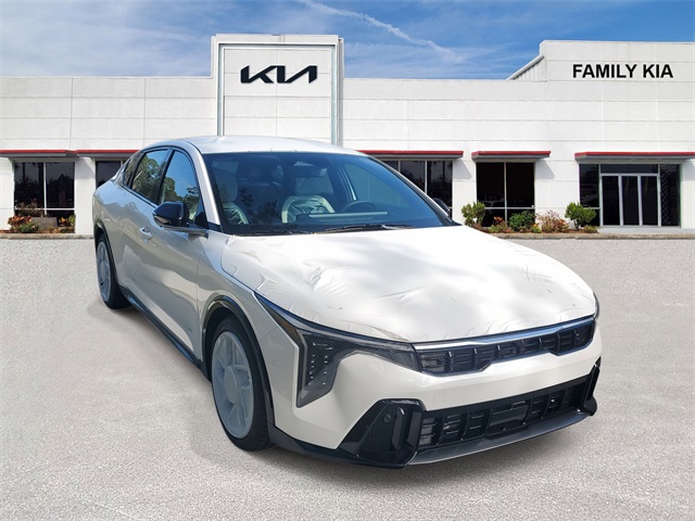 2025 Kia K4 GT-Line Turbo's photo