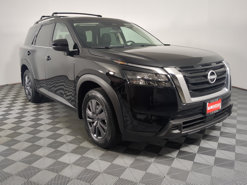 2025 Nissan Pathfinder SV's photo