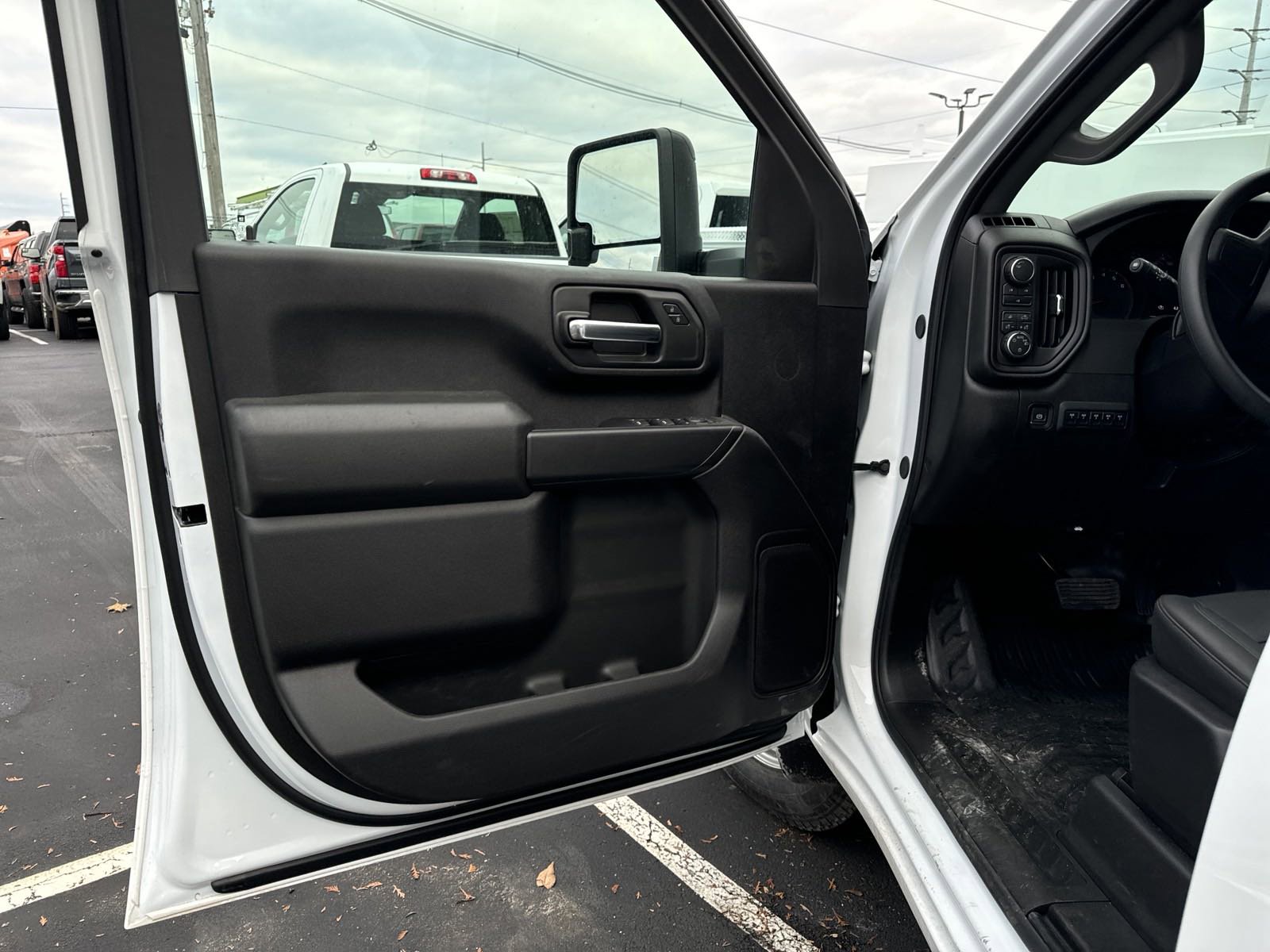 2024 Chevrolet Silverado 3500HD Work Truck photo 9