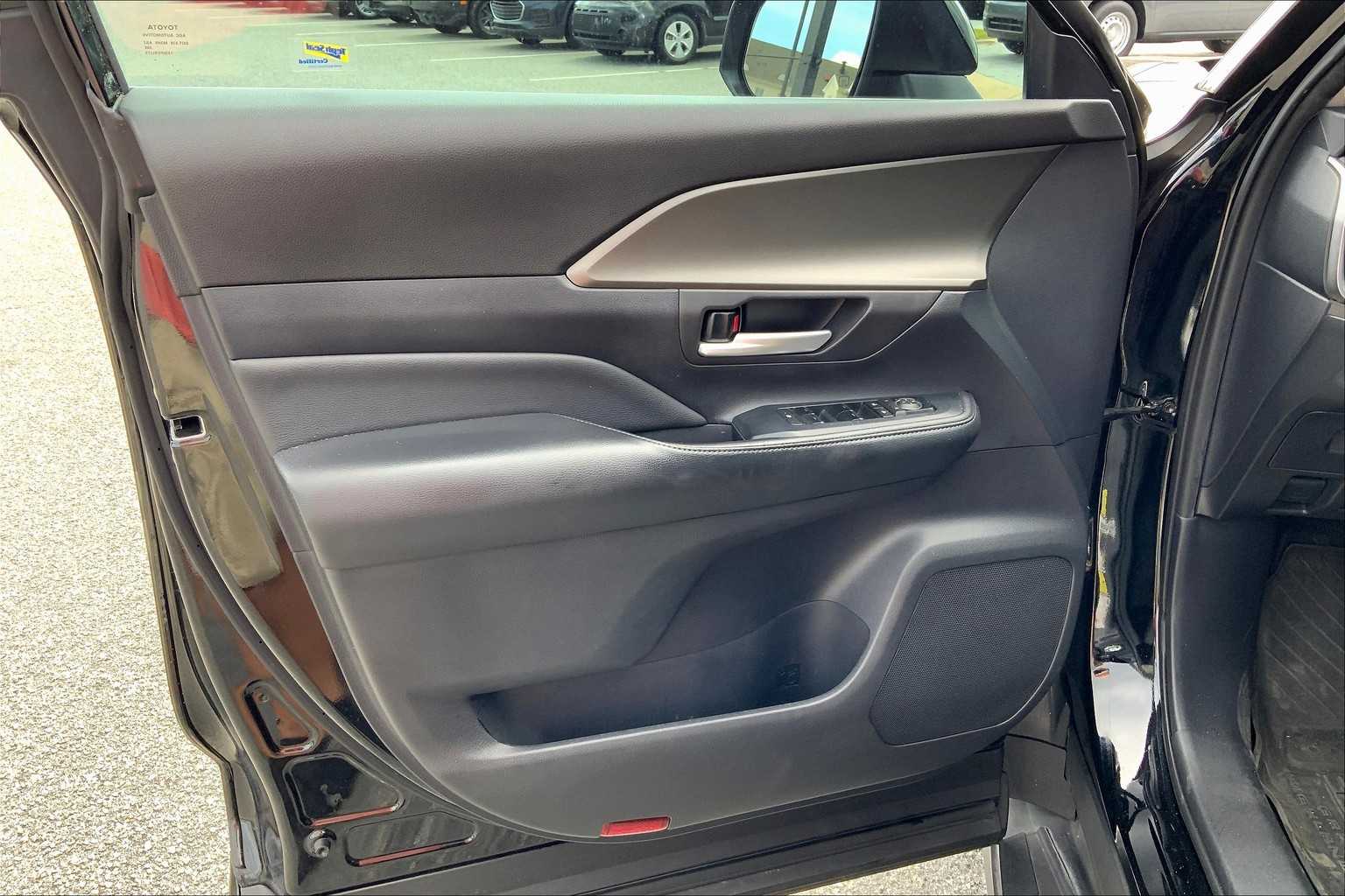 2024 Toyota Highlander Hybrid XLE photo 19