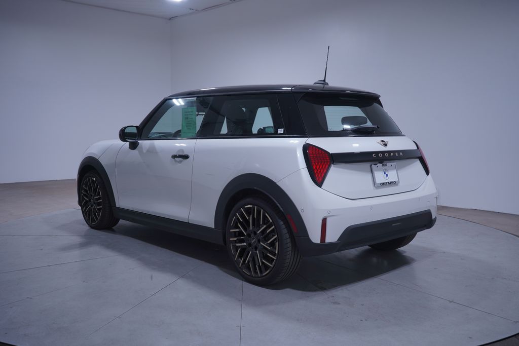 2025 Mini Cooper Signature photo 3