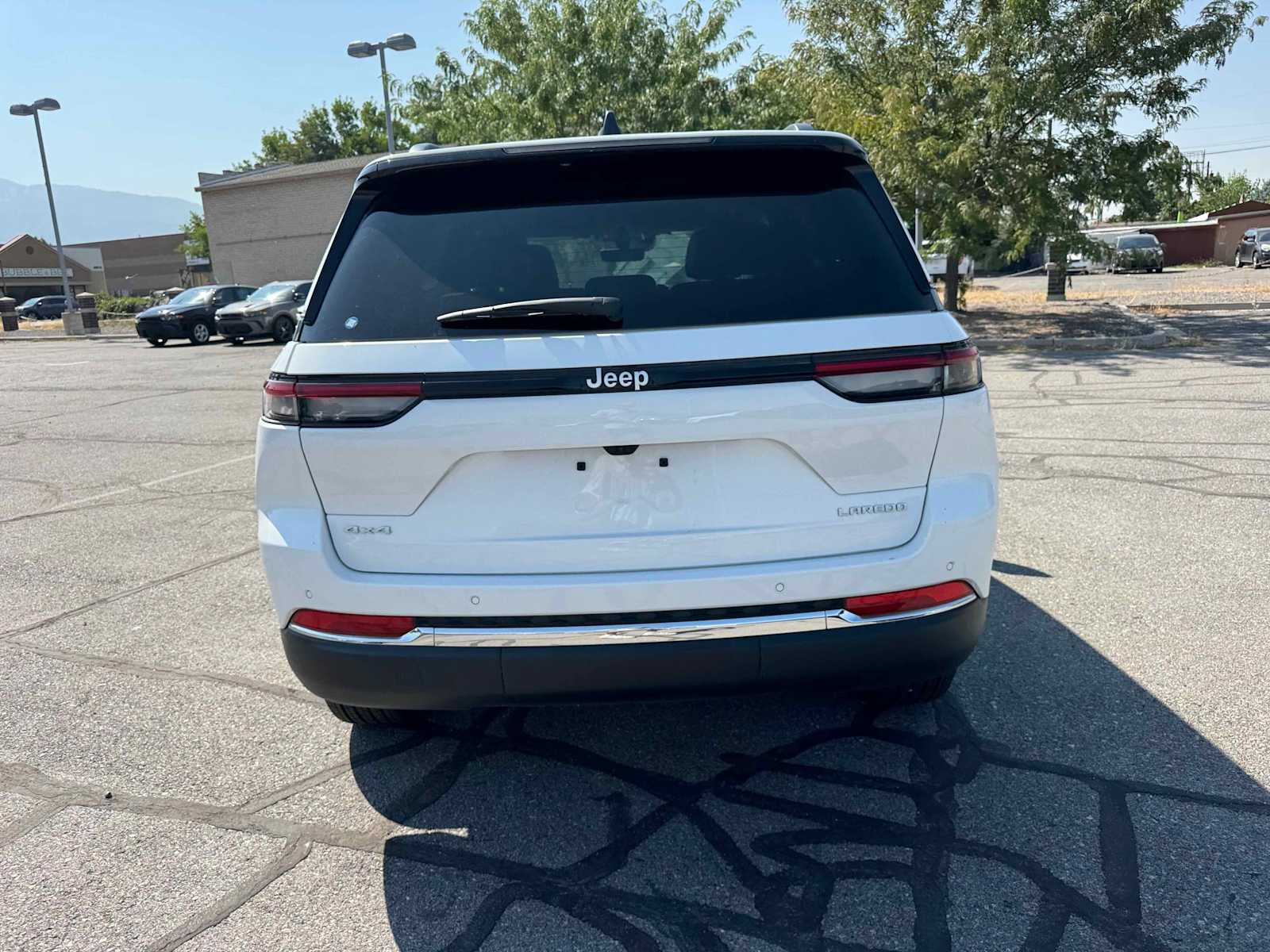 2025 Jeep Grand Cherokee Laredo photo 4