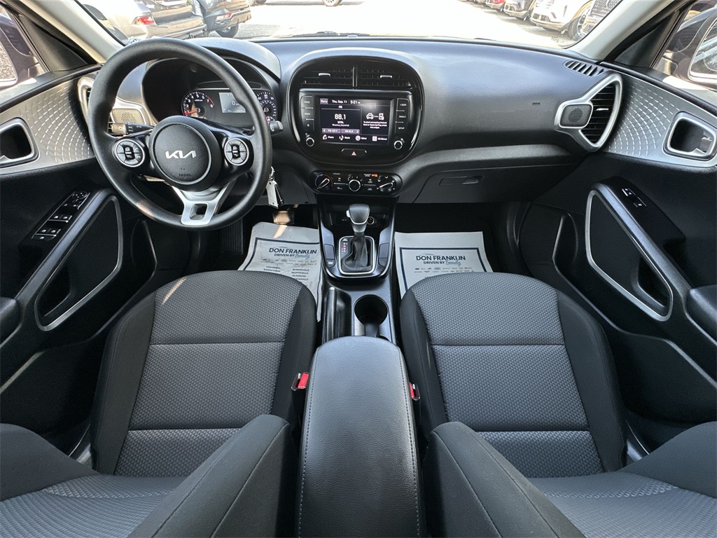 2022 Kia Soul LX photo 19