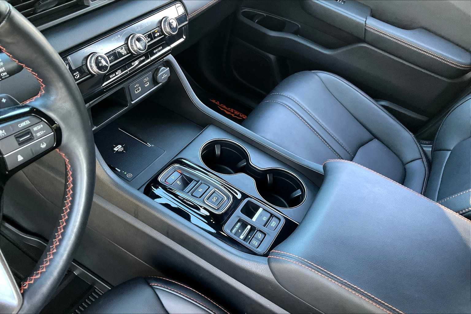 2025 Honda Pilot TrailSport photo 14