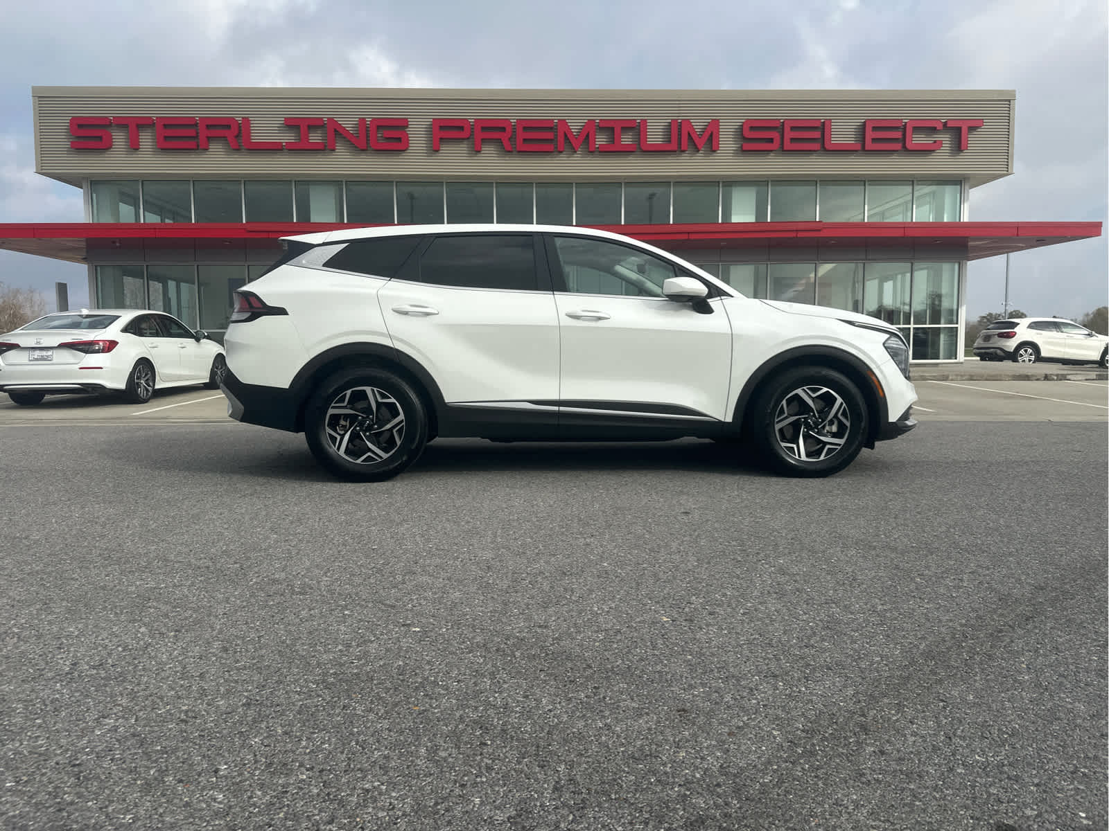 2024 Kia Sportage LX's photo