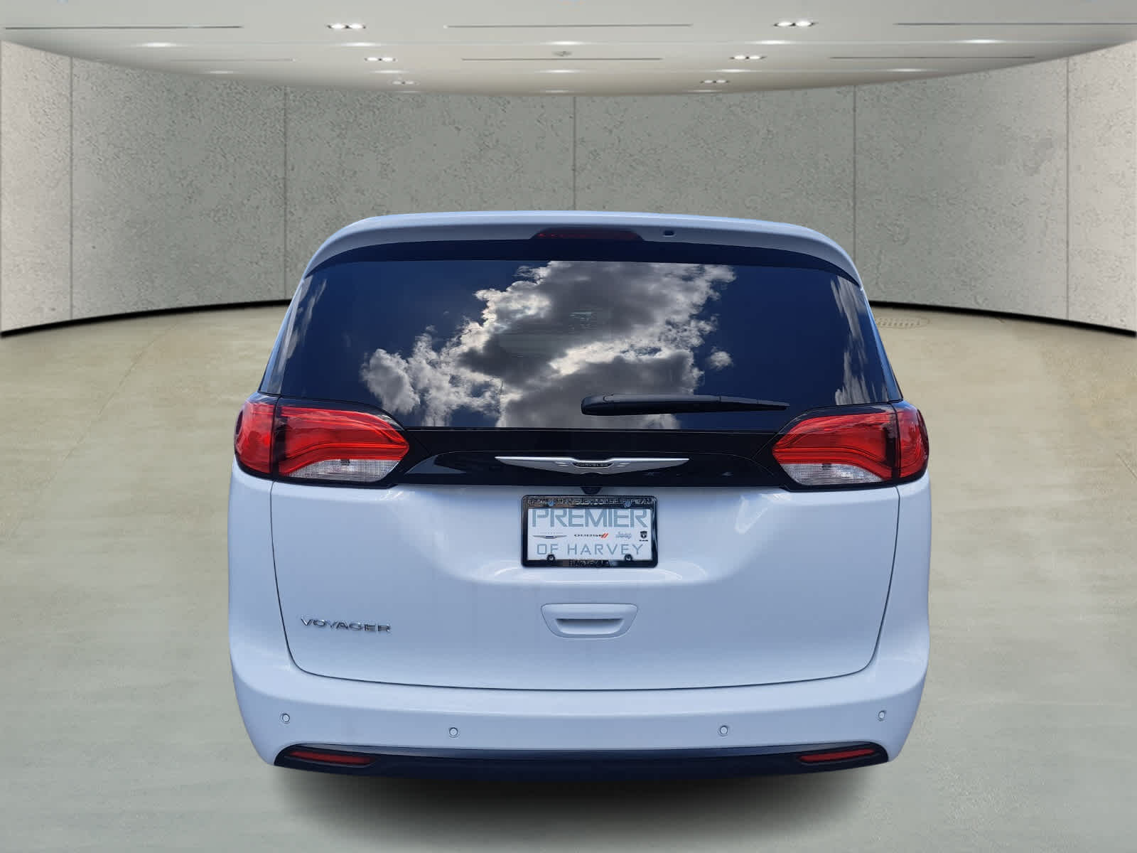 2025 Chrysler Voyager LX photo 4