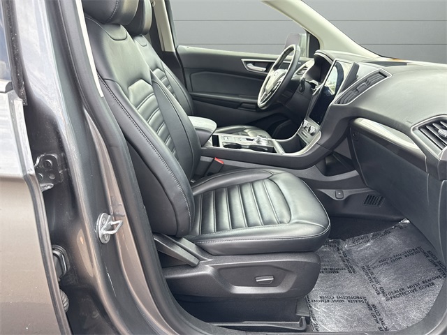 2024 Ford Edge SEL photo 17