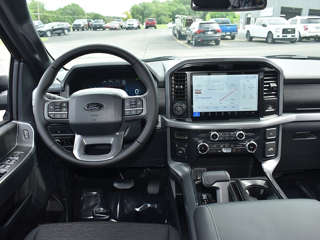 2025 Ford F-150 XLT photo 14