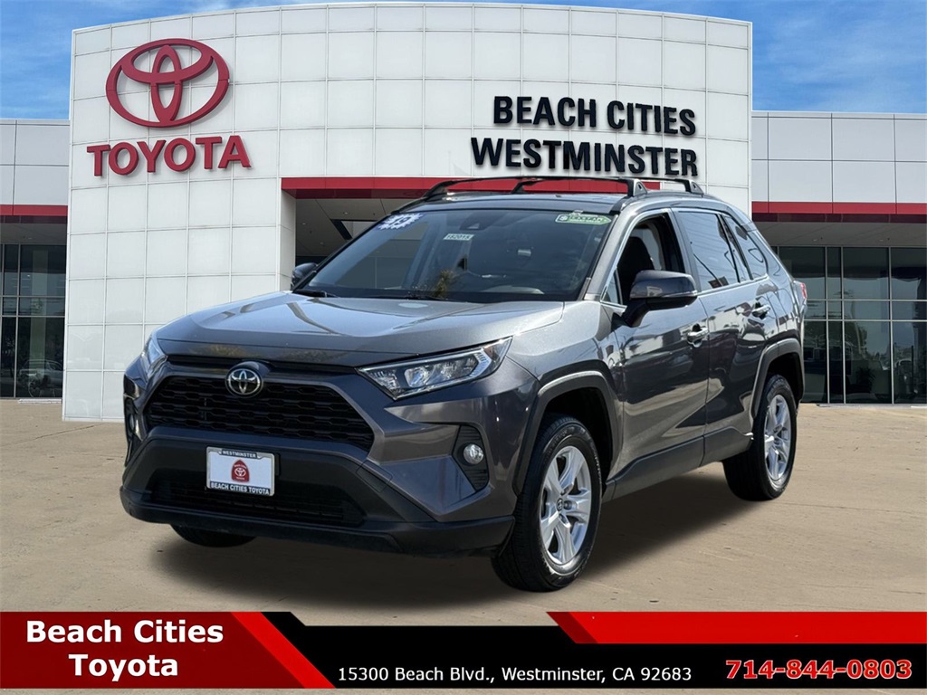 2019 Toyota RAV4 XLE photo 2