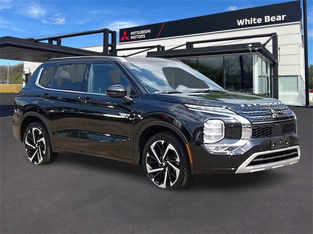 2023 Mitsubishi Outlander Plug-In Hybrid 40th Anniversary's photo