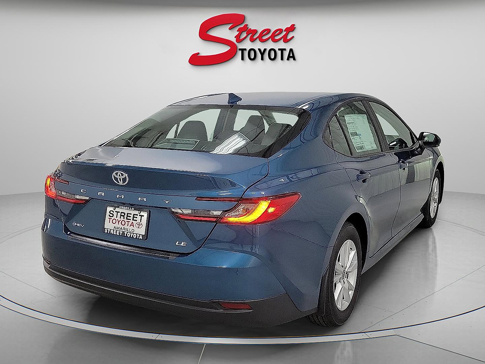 2025 Toyota Camry LE photo 3