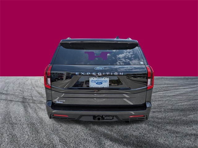 2025 Ford Expedition photo 4