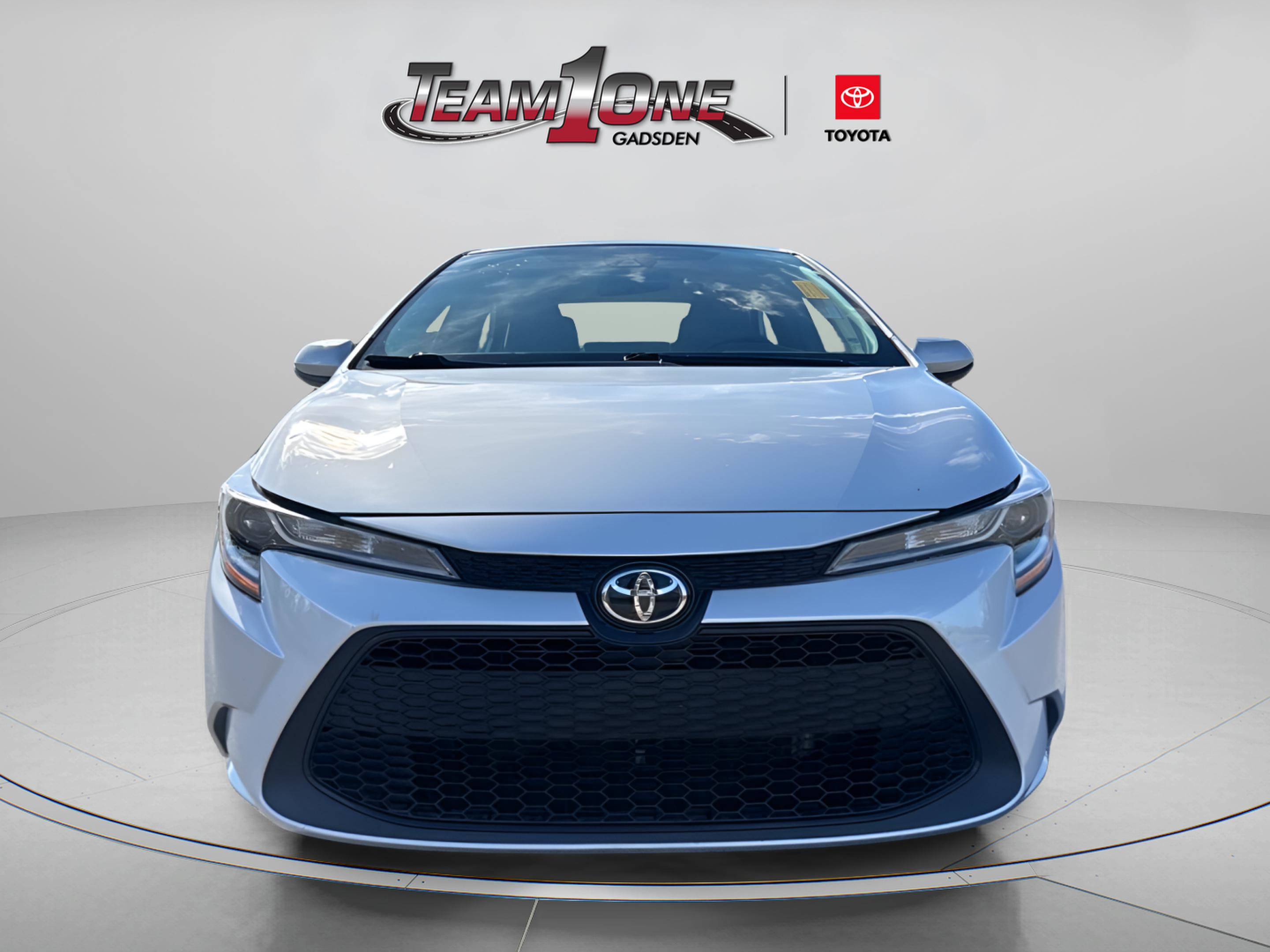 2021 Toyota Corolla LE photo 3