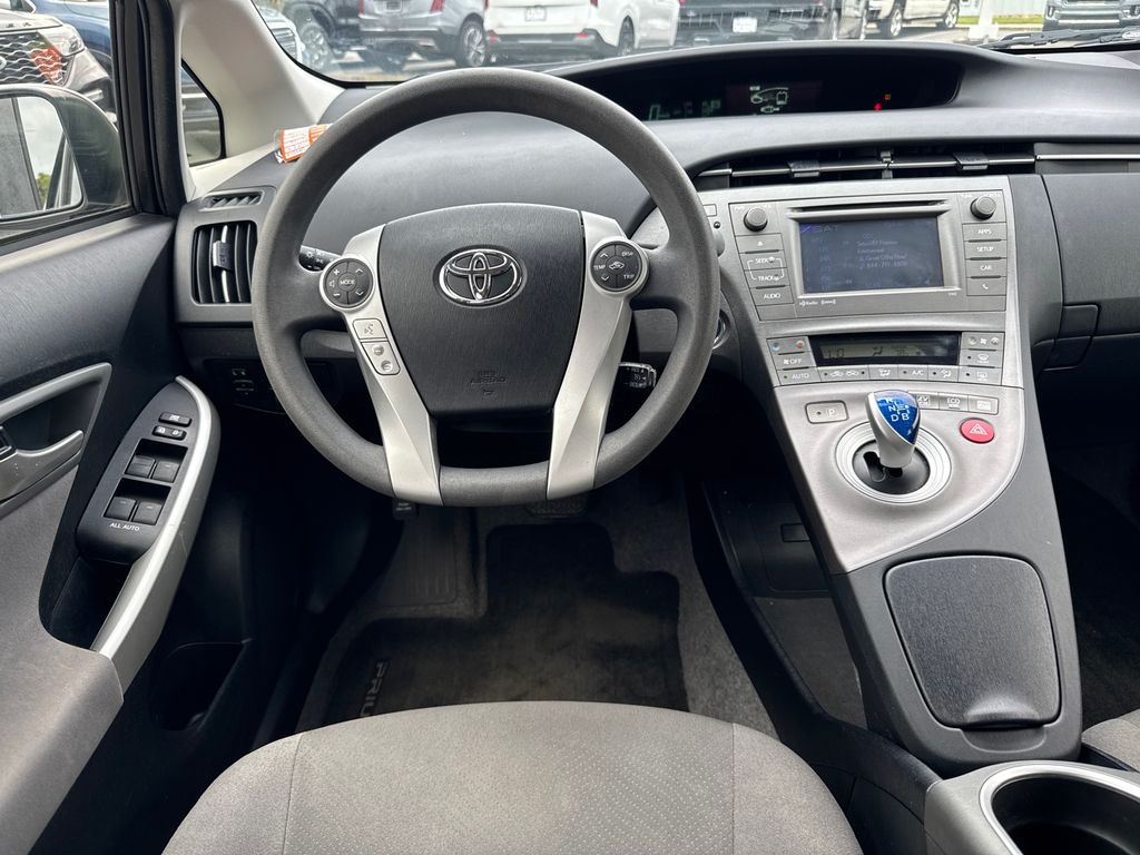 2015 Toyota Prius Four photo 23