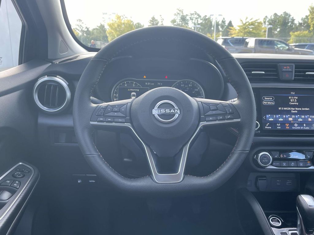 2025 Nissan Versa SR photo 12
