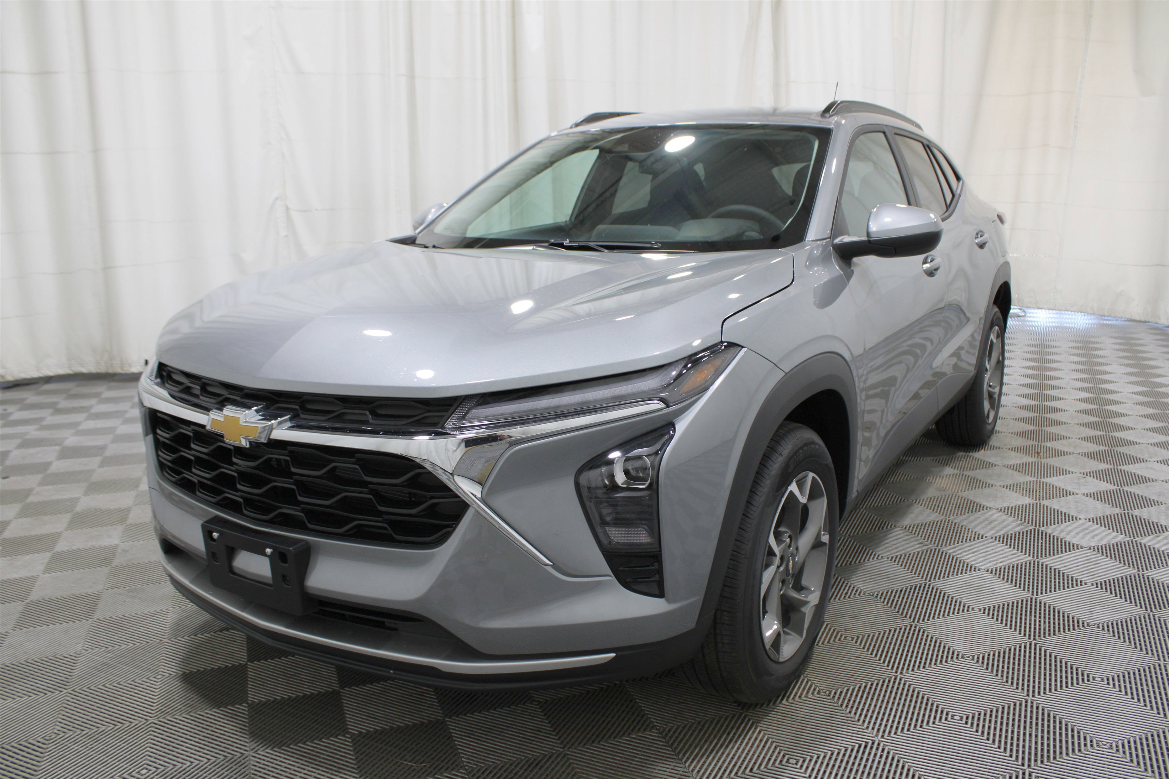 2025 Chevrolet Trax LT photo 26