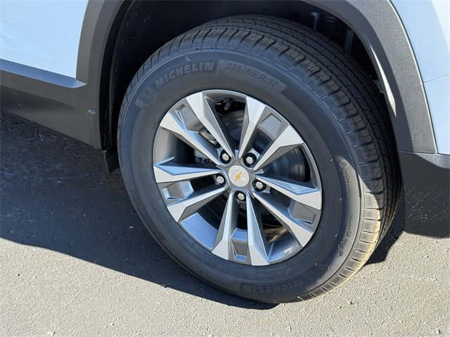 2026 Chevrolet Equinox LT photo 3