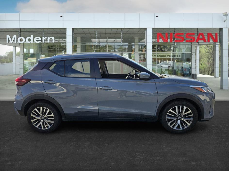 2021 Nissan Kicks SV photo 3