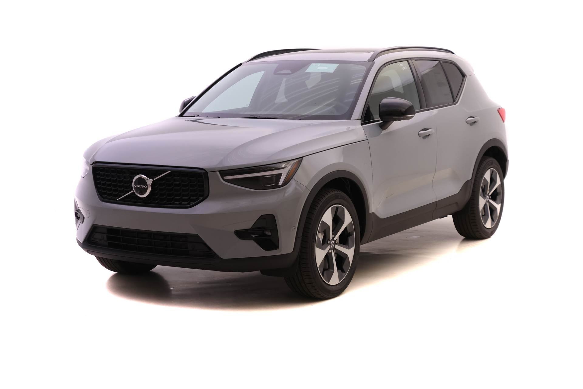 2026 Volvo XC40