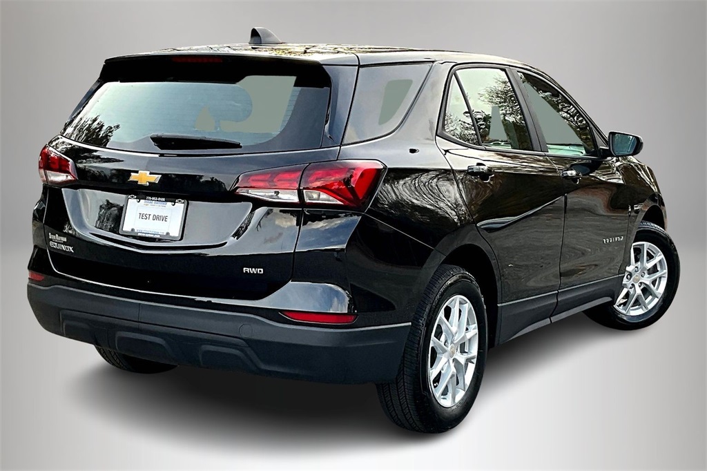 2024 Chevrolet Equinox LS photo 4