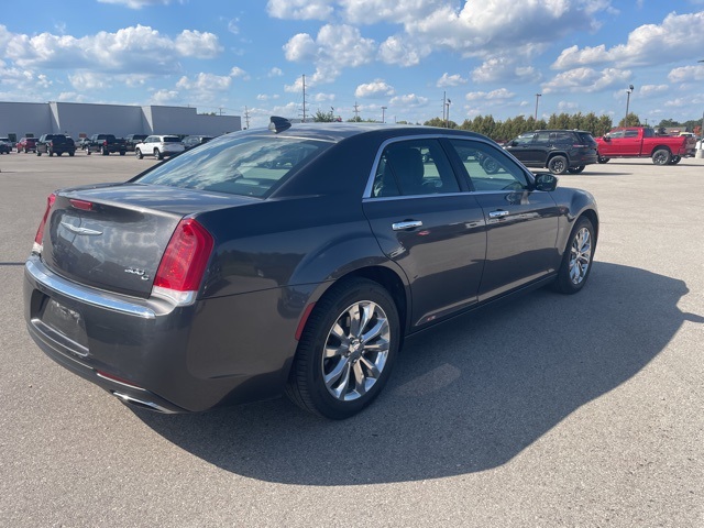 2016 Chrysler 300 C photo 4