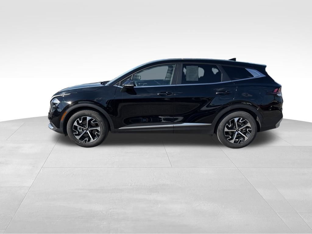2023 Kia Sportage EX photo 2