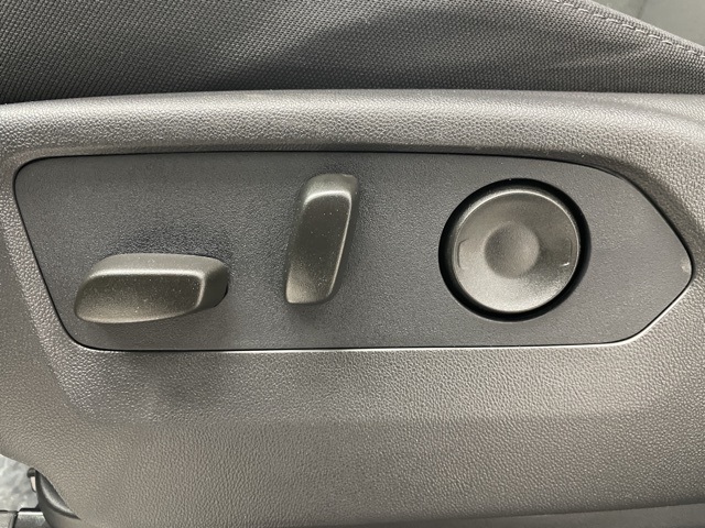 2026 Chevrolet Silverado 1500 RST photo 4