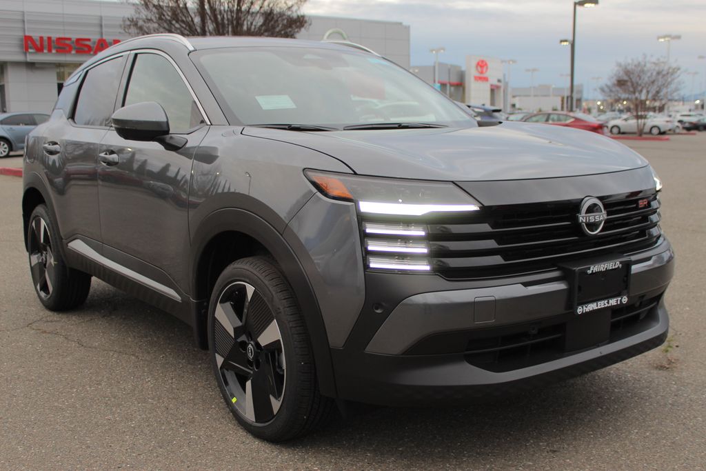 2025 Nissan Kicks SR photo 2