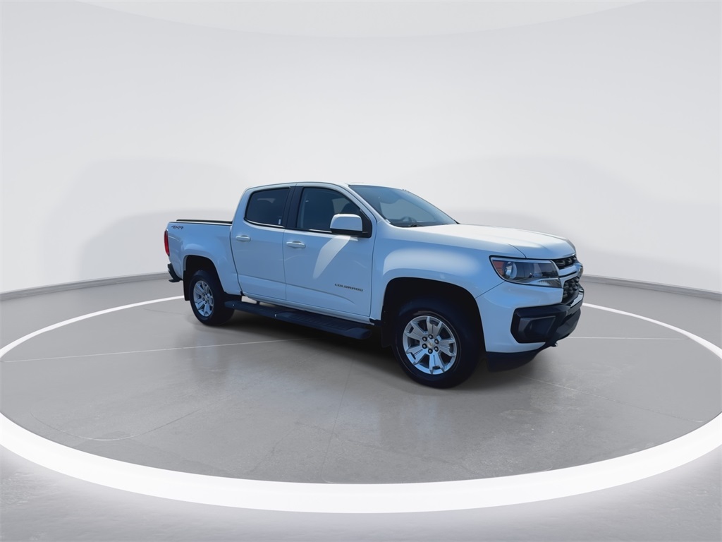 2022 Chevrolet Colorado LT photo 2