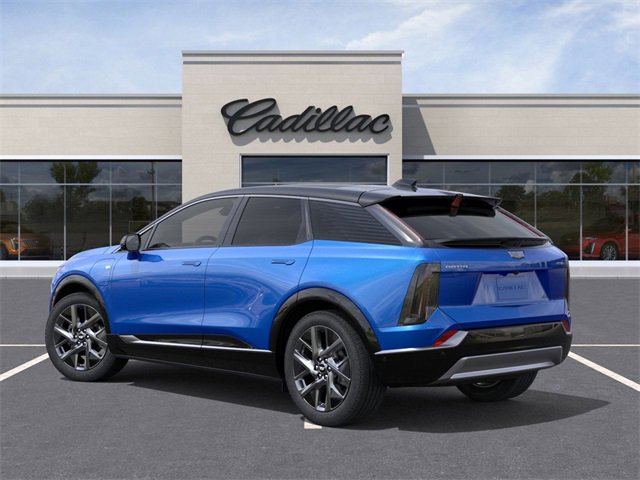 2025 Cadillac Optiq Luxury photo 2