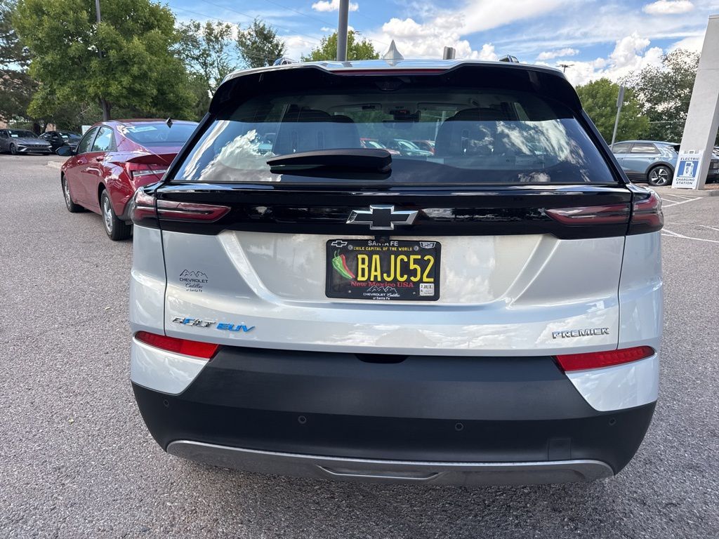 2022 Chevrolet Bolt EUV Premier photo 8