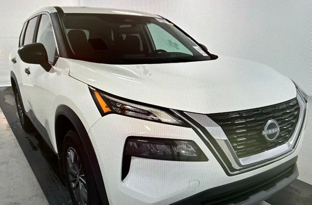 2023 Nissan Rogue S photo 3