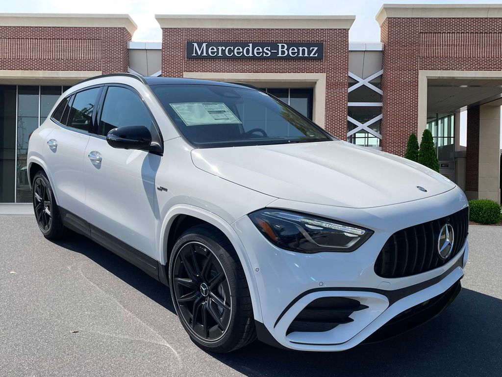 2025 Mercedes Benz GLA AMG 35 4MATIC photo 2