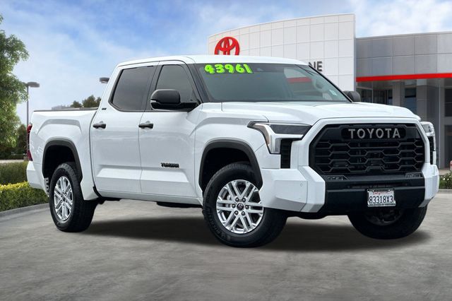 2023 Toyota Tundra SR5 photo 2