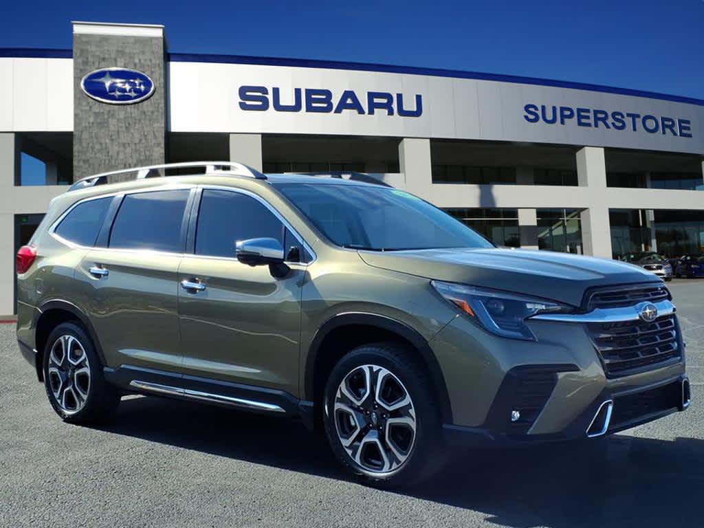 2023 Subaru Ascent Touring's photo