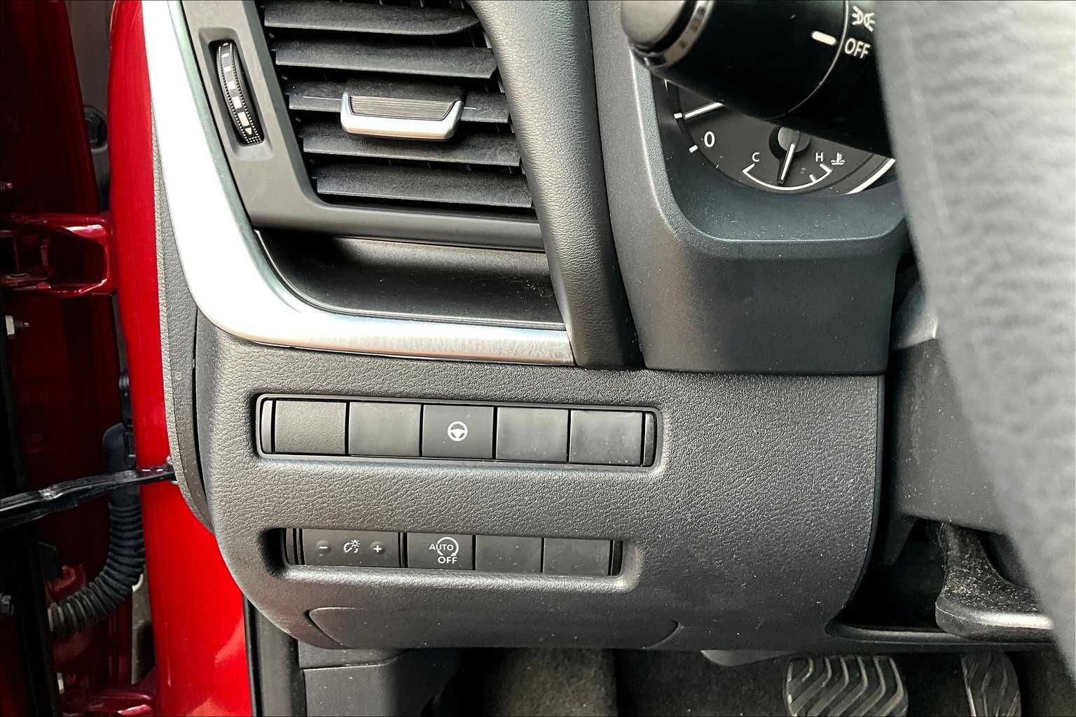 2023 Nissan Rogue SV photo 31