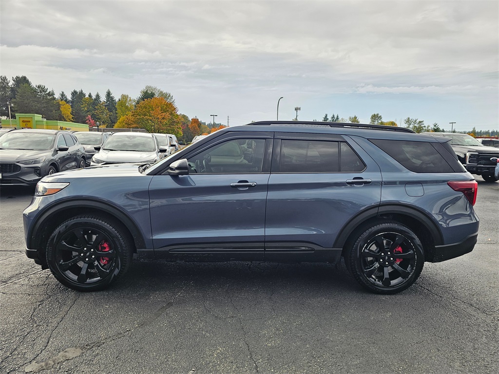 2021 Ford Explorer ST photo 4