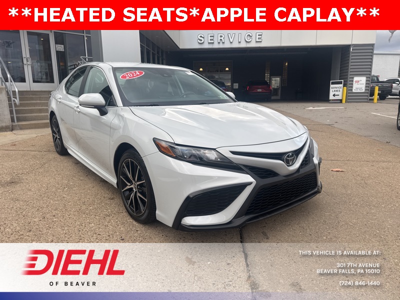 2024 Toyota Camry SE's photo