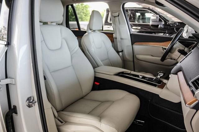 2021 Volvo XC90 Momentum photo 21