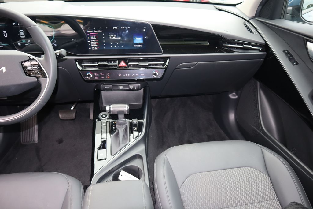2024 Kia Niro EX photo 14