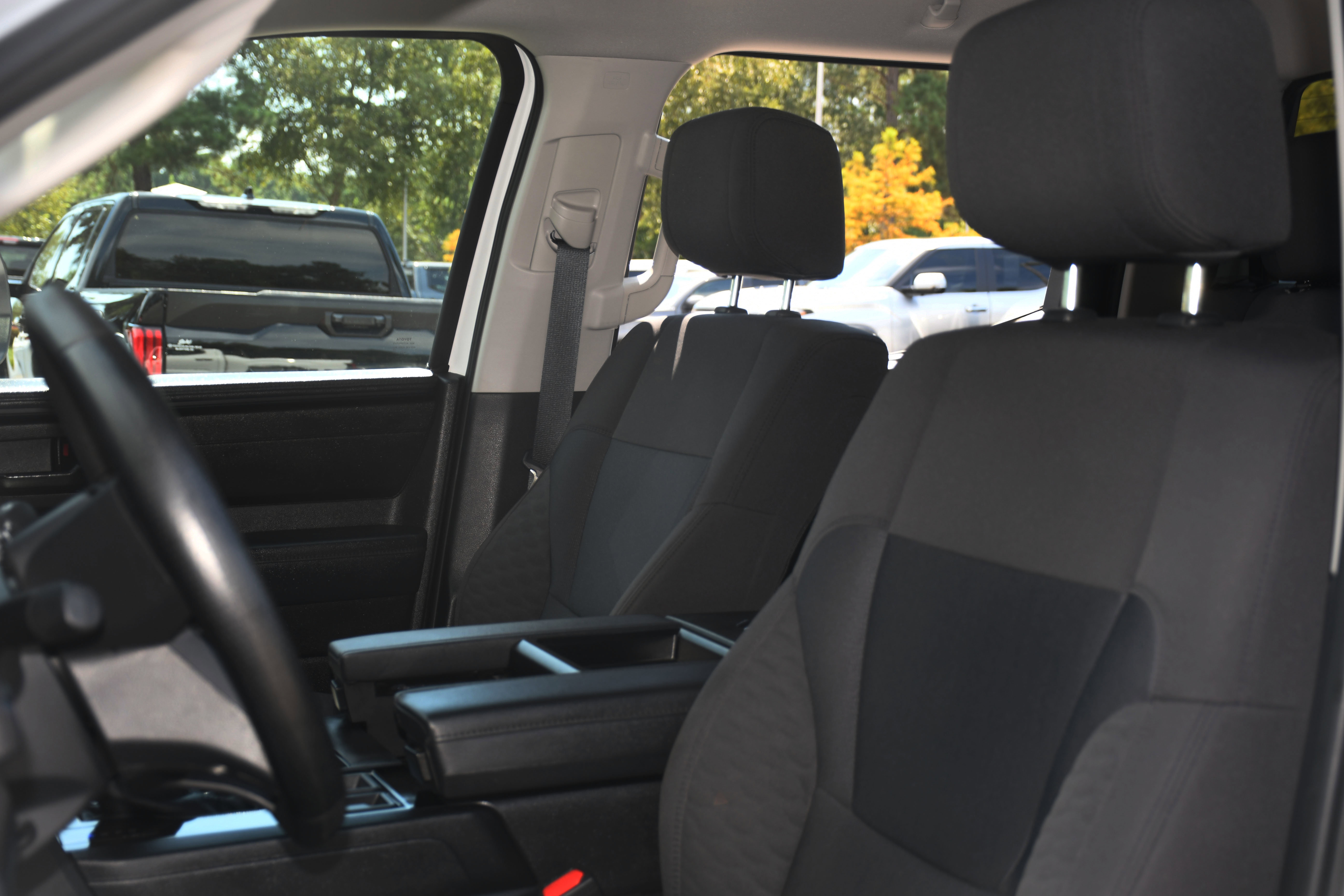 2024 Toyota Tundra SR CrewMax photo 3
