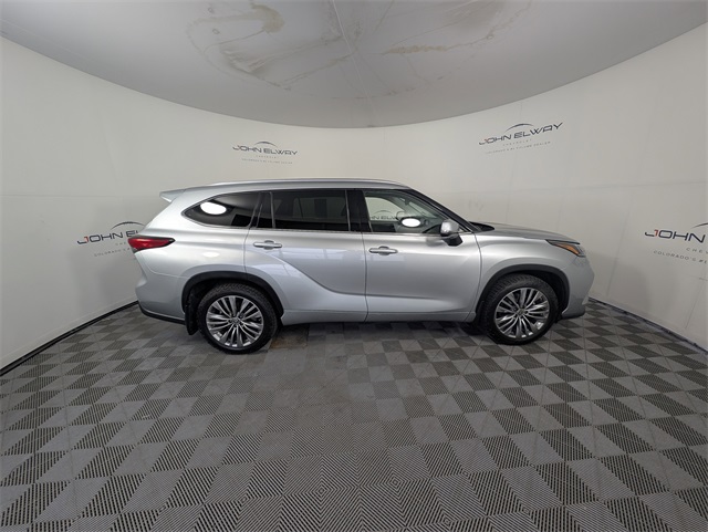 2022 Toyota Highlander Platinum photo 8