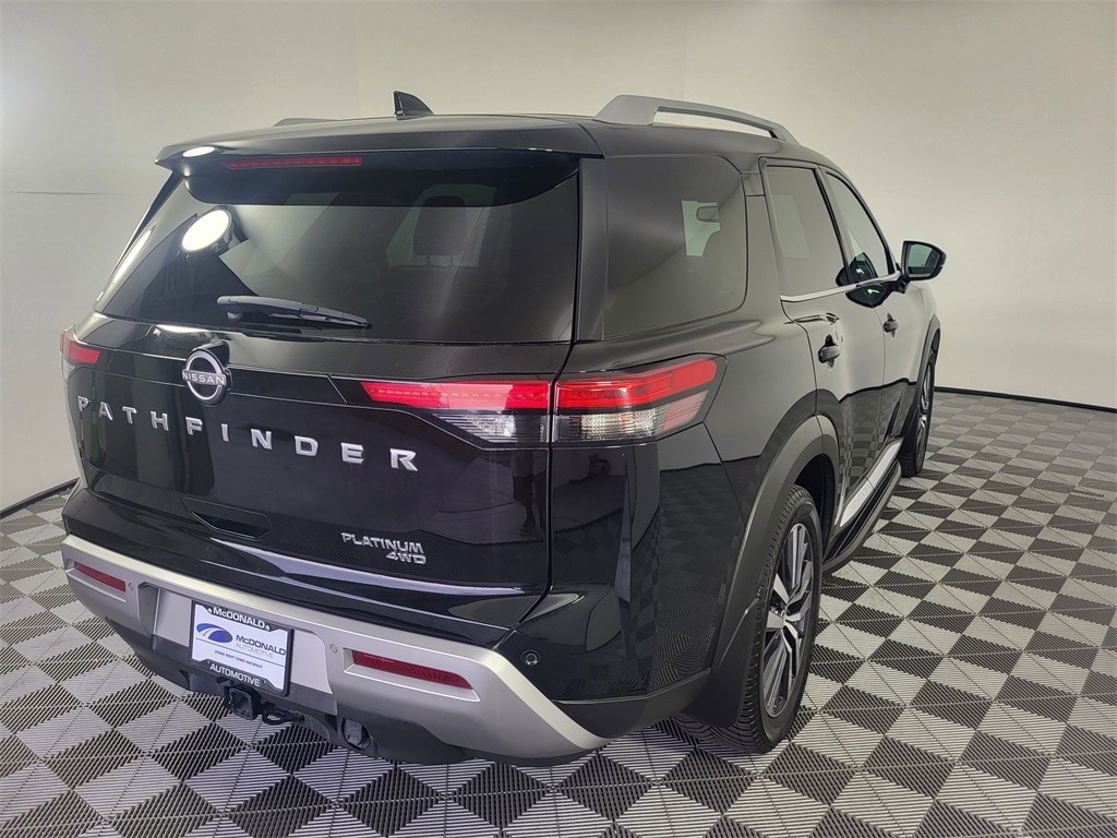 2022 Nissan Pathfinder Platinum photo 5